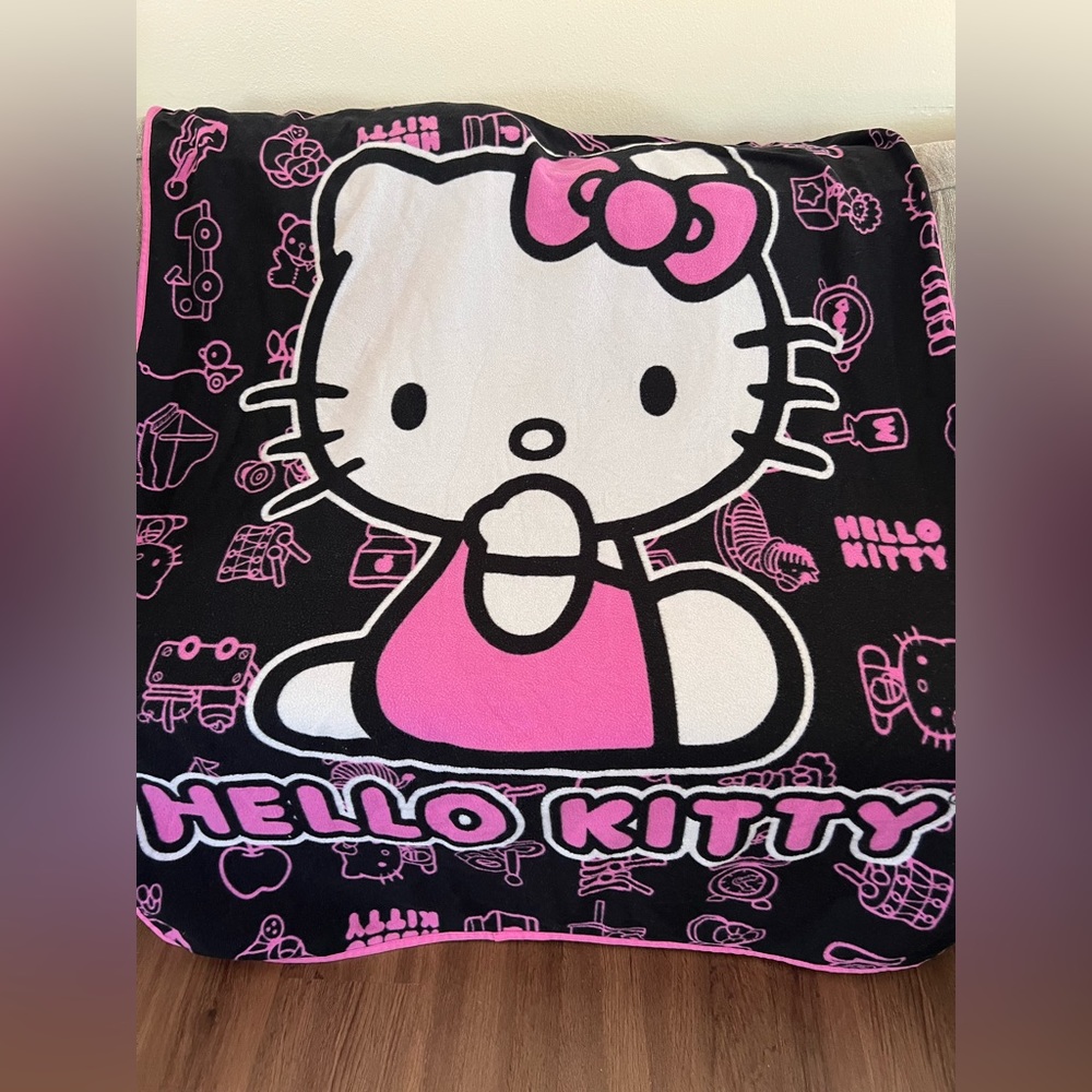 Hello Kitty blanket - Picture 2 of 6